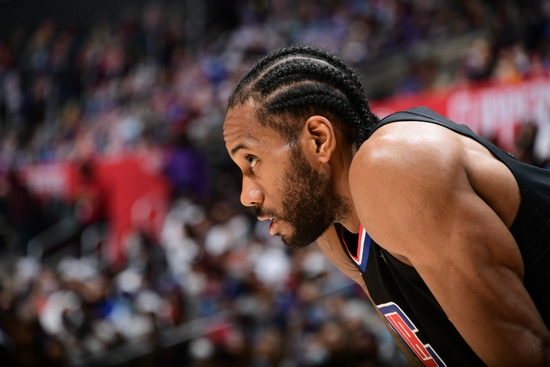 更依赖于幕 更依赖于幕