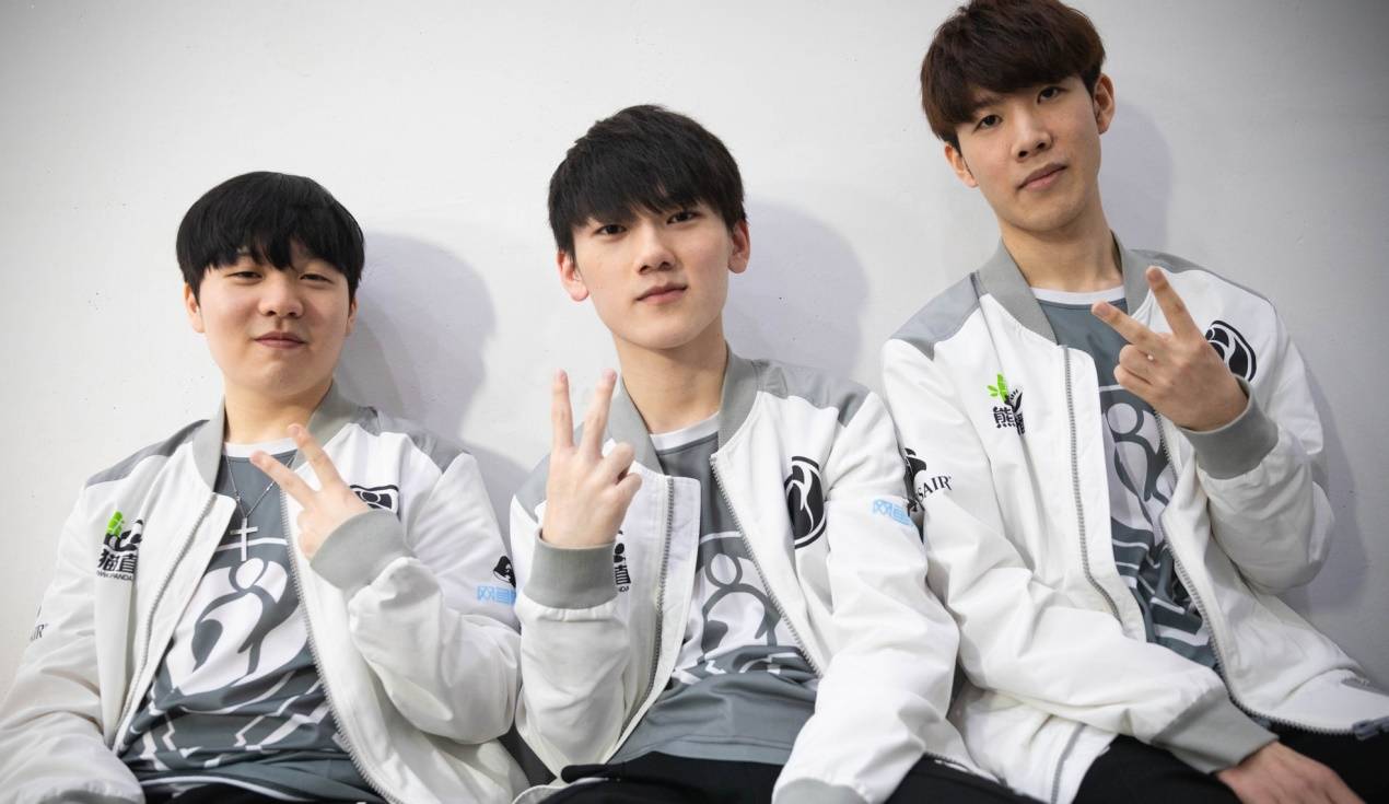 的巨大鸿沟 的巨大鸿沟